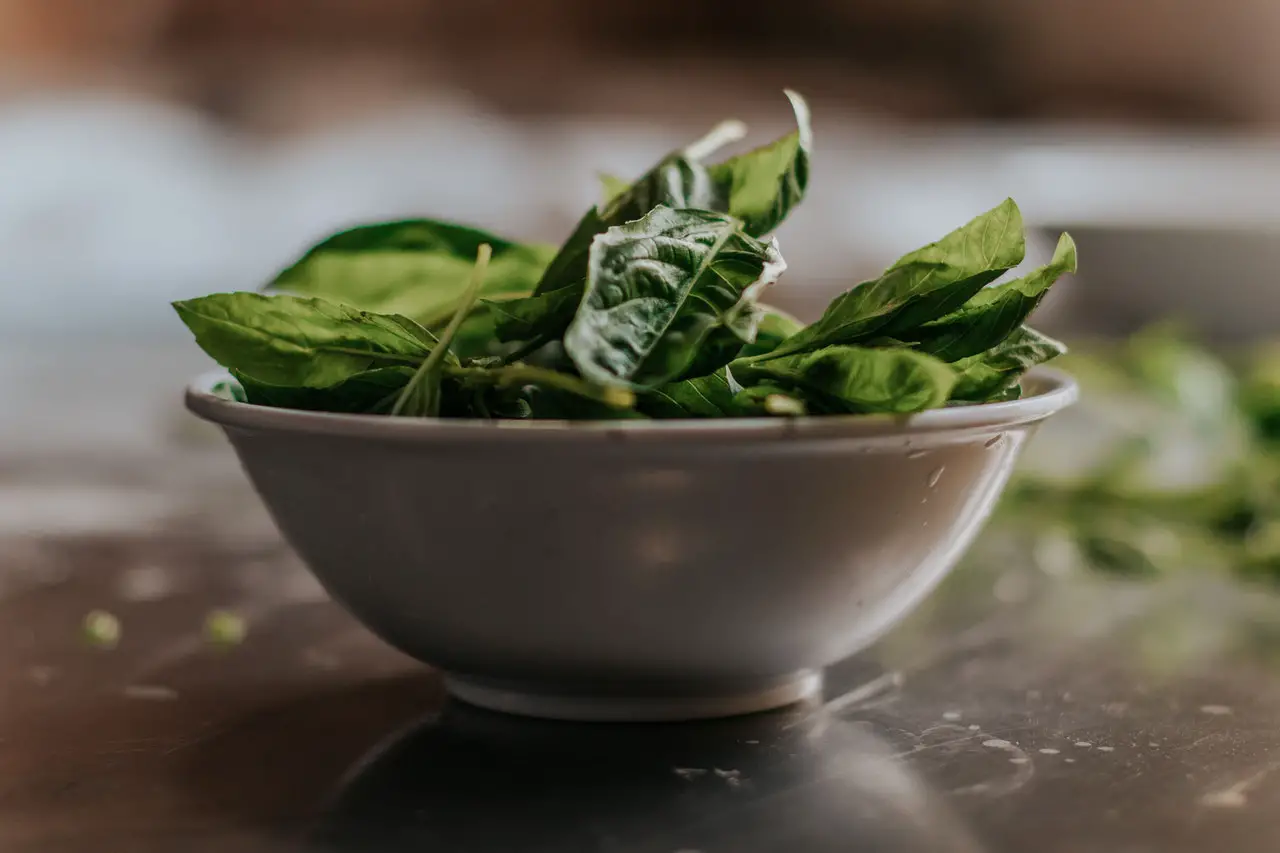 Do You Cook Spinach Before Putting It On Pizza? [2 Points]